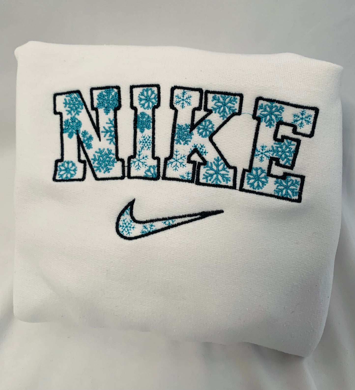 Snowflakes Embroidered Sweatshirt